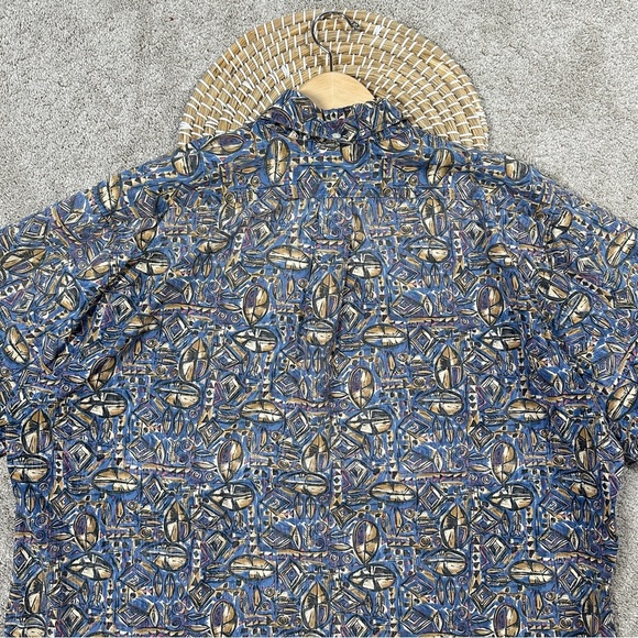 SOLD | Reyn Spooner Tribal Aztec Fish All Over Print Hawaii Shirt Half Button - Picture 7 of 11
